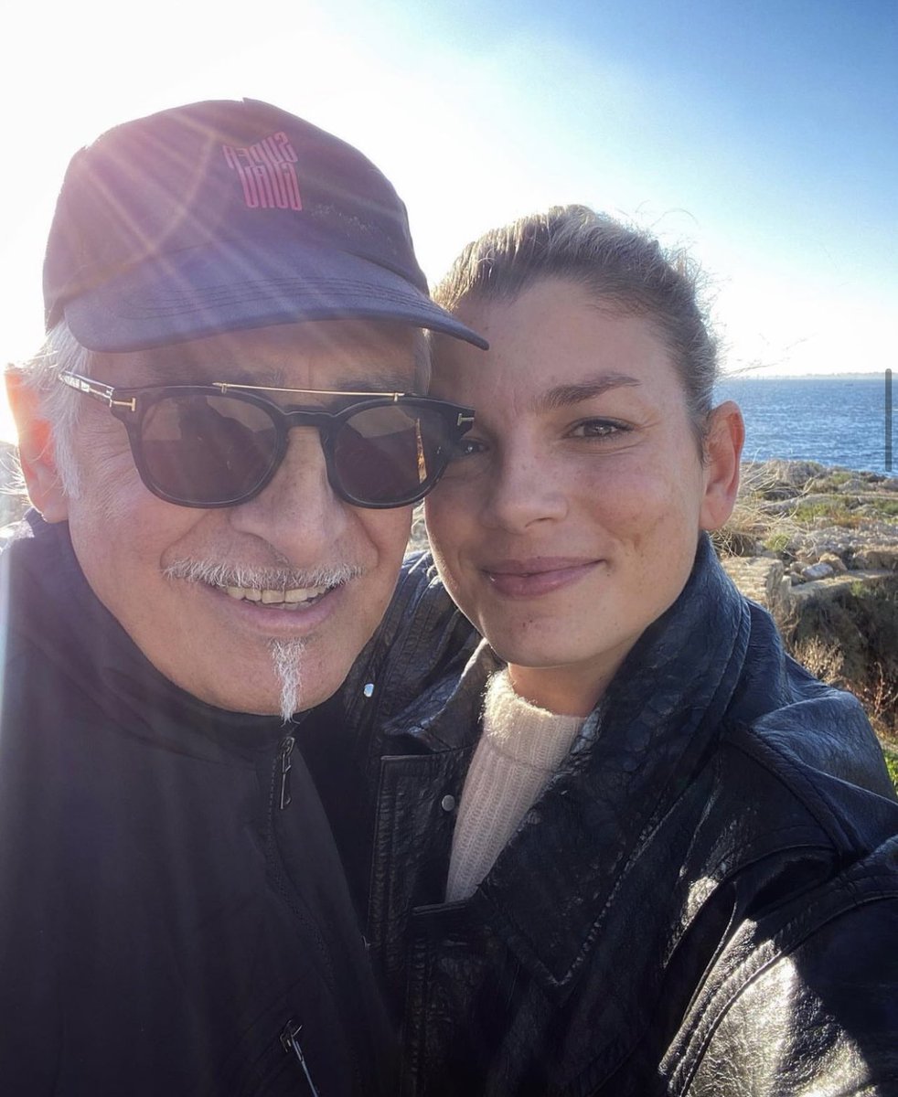 EmmaFamilyOF's tweet photo. Ci uniamo all’immenso dolore per la grande perdita di un uomo speciale, un uomo onesto, allegro, un uomo che adorava la sua famiglia ma soprattutto la sua bambina.❤️
Vi siamo vicini con tutto il cuore.
Riposa in pace Rosario, Vecchio Lupo.❤️ https://t.co/qH4FzUVMzs