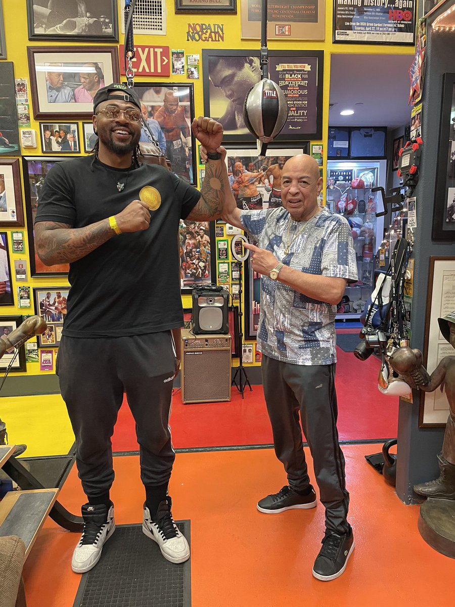 Unkle_Fresh's tweet photo. Otw back from #NFTLV @the_cyberqueen surprised us with a trip to the legendary boxing referee, Joe Cortez’s Boxing gym‼️ Being a sports junkie &amp; boxing fan, hands down the best part of #NFTLV
Thanks Sis Love ya❤️🥊🥊
@BMrAmbition @Csilver8 @brodyglobal @LennieWestfall https://t.co/XfULmhqQIl