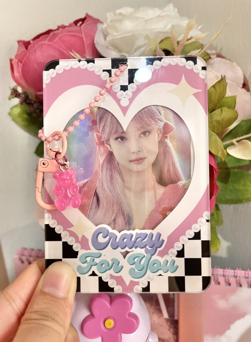 ppeonystd's tweet photo. acrylic pc holder (crazy for you) ★彡

the cutest ever!!! this is definitely my new fav 😭 https://t.co/KEq2xqU8g4