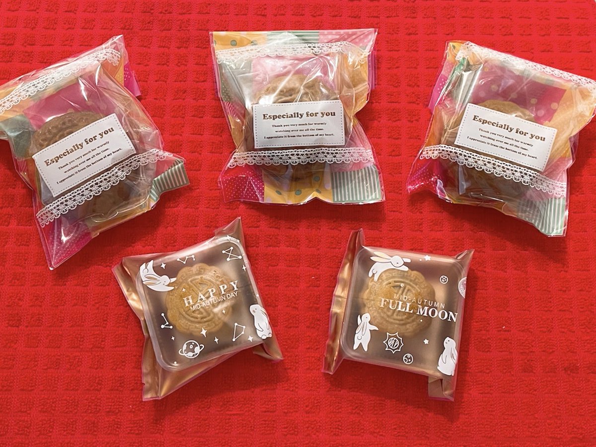kiwigummy's tweet photo. Homemade by Mom!
媽整的餅,我負責做包裝女工。人靠衣裝,餅靠包裝,今年的出品都見得吓人。整咗三十幾個派街坊,自家keep兩個意思吓就算,傳統款不是我杯茶。
#在加港生活
#MadeEverythingFromScratch https://t.co/iLs5zxgbhT