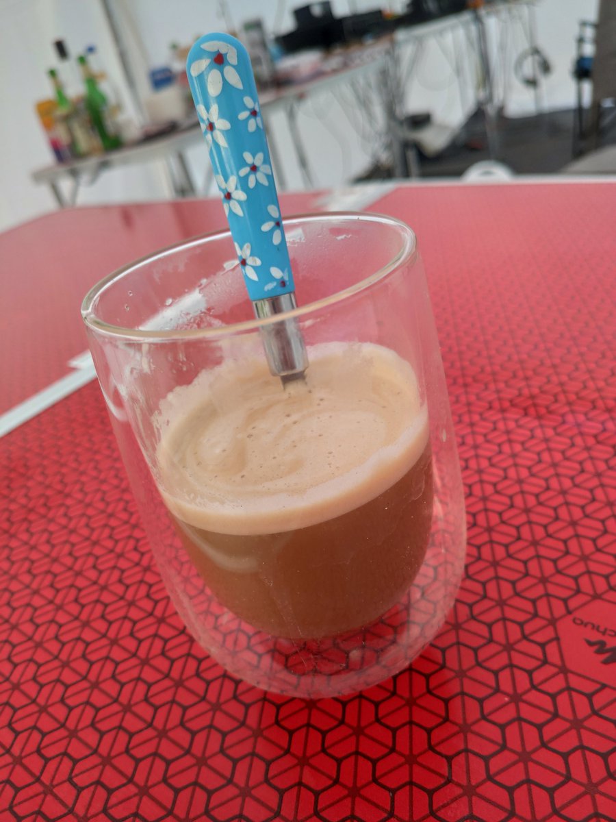 MacPod's tweet photo. Frisch geduscht den ersten #Kaffee...... herrlich 🥰 #fieldday #ighamspirit #da0igh https://t.co/hN60cPjTk1