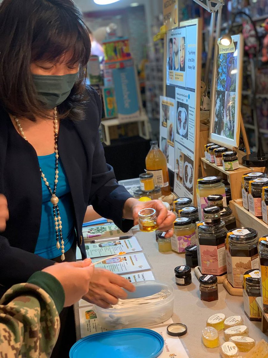 dorsatahoney's tweet photo. With Dorsata Honey, you can stay healthy, take control of your health, and be happy!
#dorsatahoney #purehoney #rawhhoney #wildhoney #rainforest #fresh #organic #malaysia #delicious #phenolics #antioxidants #imunity #homeremedy #naturalfood #organicfood https://t.co/PkiStdHxXo