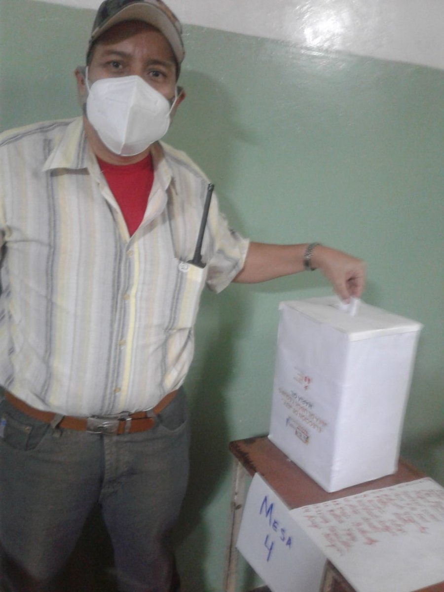 Desde el Municipio Naguanagua Estado Carabobo, ejercí mi derecho al voto y les brindé apoyo fotográfico a la UBBCH Dr. José María Gil.

@NicolasMaduro
@ConCiliaFlores
@dcabellor
@PartidoPSUV

#UnidosYEnVictoria
#PSUVPorTodaVenezuela