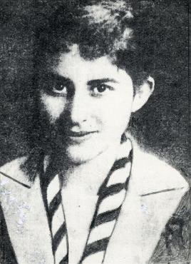 ANPIRomaPosti's tweet photo. Partigiana greca dell' #ΕΠΟΝ, #IroKonstantopoulou venne arrestata su delazione dai nazifascisti il #31luglio '44.Detenuta presso il campo di #Haidari, poco fuori #Atene, dopo essere stata torturata brutalmente per giorni, venne fucilata il #5settembre 1944.Aveva 17 anni. https://t.co/HYOkUaTPHw