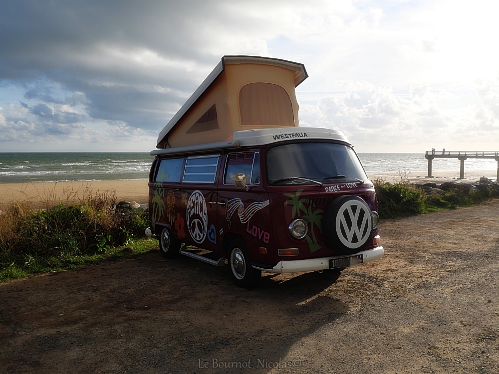 NicolasleB2's tweet photo. En route pour une nouvelle semaine ...
Bonne journée !
#hippyvan #volkswagen #vwbus #hippie #vws #vwvan #vwlove #instavw #vwkombi #vw #combi #vintagevw #classic #vwporn #kombi #vintage https://t.co/j5uuUdLLYC