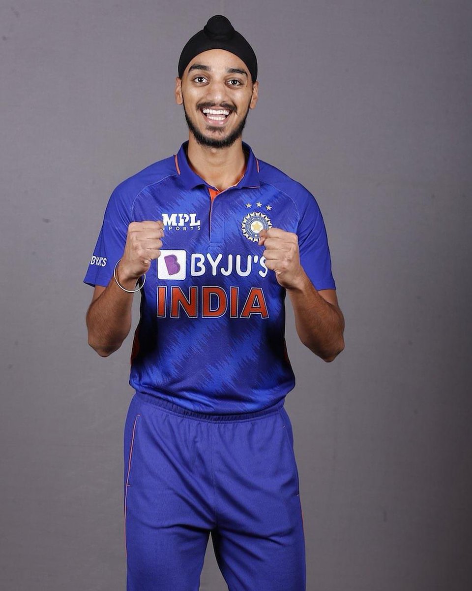 Manjinderkokri's tweet photo. The kind of hate 23 year old Arshdeep is being subjected to is appalling. Let us cut that young man some slack. Arshdeep is an amazing talent and will lead the Indian bowling attack in the coming years. No hate can pull him down. 

#IStandWithArshdeep #Cricket #IndiaVsPak https://t.co/PEGik19MYg