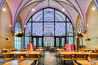 bashoogland's tweet photo. Goedemorgen! Heerlijk wakker worden in het mooiste &amp; meest bijzondere hotel van Breda! @nassaubreda
Straks spreken over #hostmanship voor alle medewerkers @derooipannen 
Fijne dag!💥 https://t.co/KLXy4mT8kq