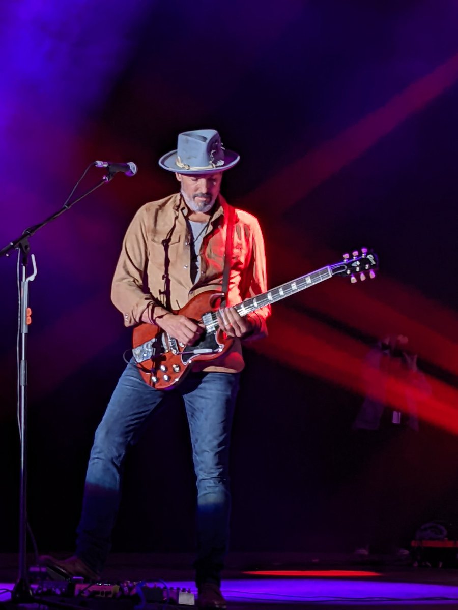 JodesJots's tweet photo. Last concert at this year's #CNE2022 @TomCochraneMUS brought down the #CNEbandshell #lovedeveryminuteofit ๐๐๐ https://t.co/SSyWOSLTfJ