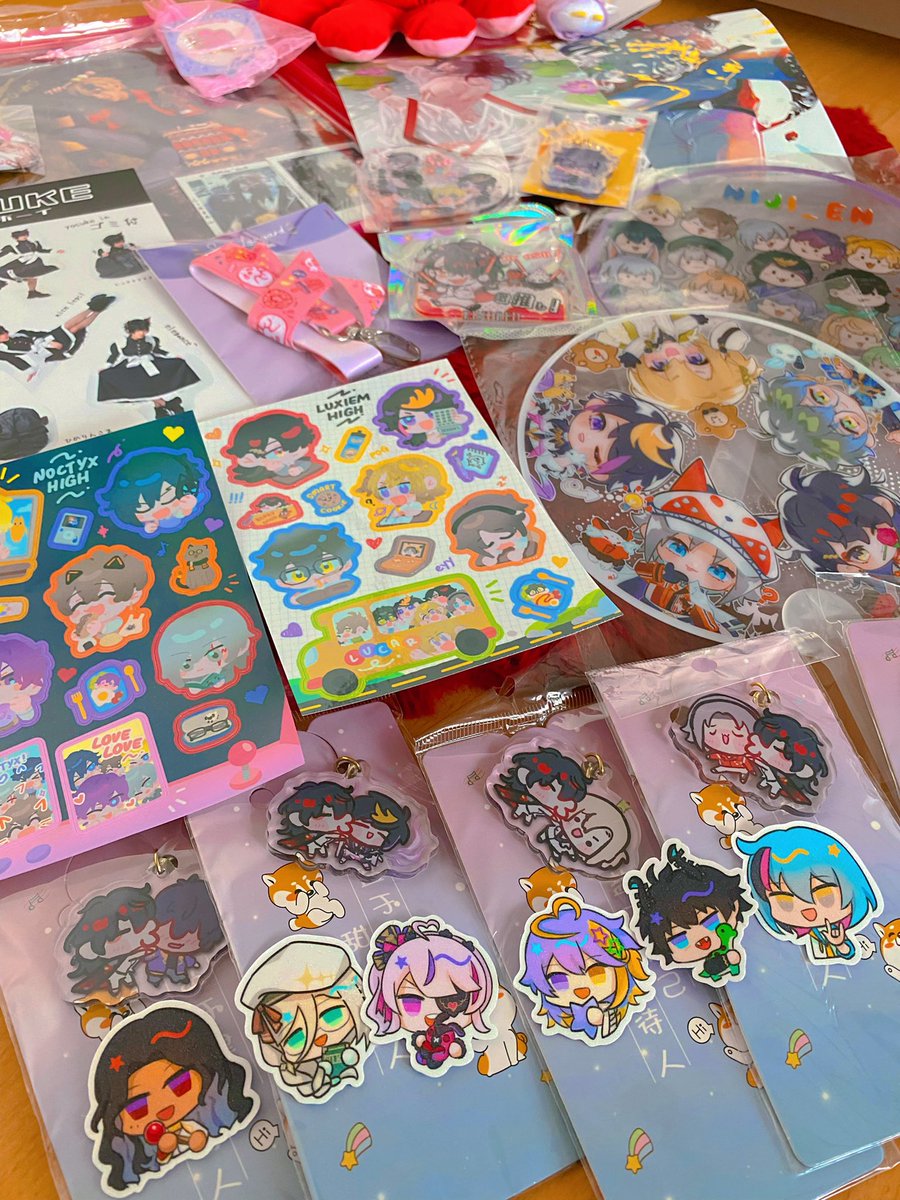 ciawaxcwoss's tweet photo. Animangaki 2022 Haul! 🥰🌈

#animangaki2022 #amg #AMG2022 https://t.co/tx4y4K1lIZ