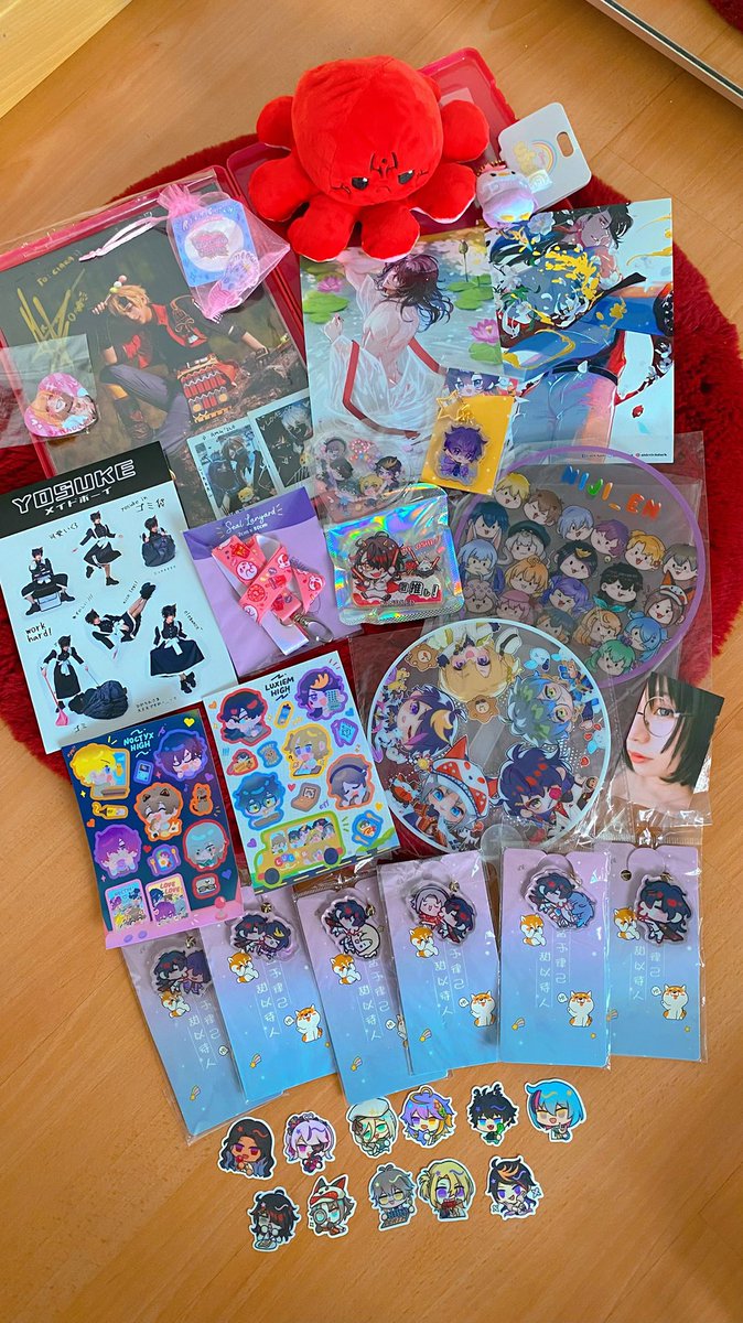 ciawaxcwoss's tweet photo. Animangaki 2022 Haul! 🥰🌈

#animangaki2022 #amg #AMG2022 https://t.co/tx4y4K1lIZ