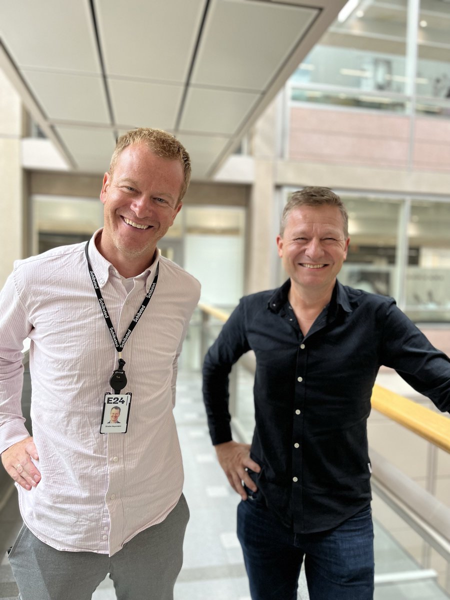 For drøyt en uke siden hadde gleden av en audiens hos den kjente sivilisasjons hyggeligste programleder i <a href="/E24podden/">E24-podden</a> - mannen på bildet som ruver godt over gjennomsnittsmannen

Nå ute. Om rik på gjeld og kanskje i høst litt fattig på aksjer, hvem vet ..

e24.no/podkast/vgtv/e…