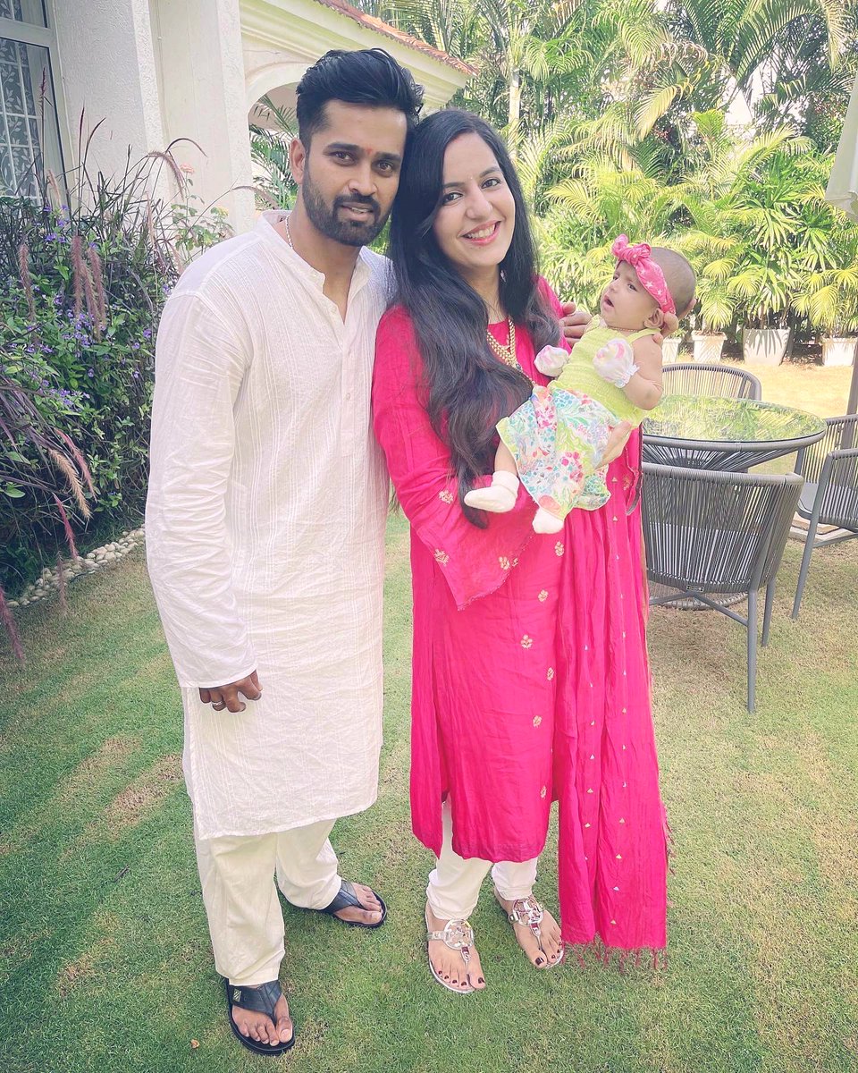 richavkumar's tweet photo. Introducing to the world our little bundle of joy Riviana Singh Kumar. Seeking your blessings and love ❤️🙏🏻🧿 #OurLittlePrincess #Naamkaran https://t.co/K1sGicVkR8