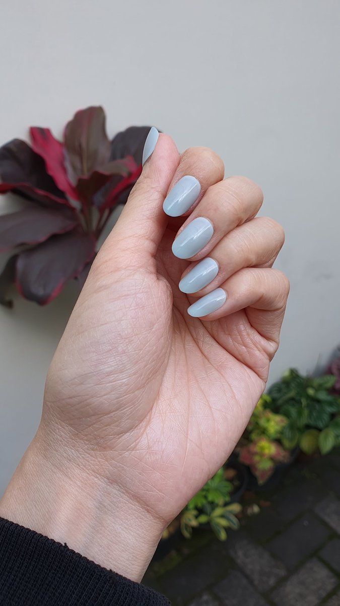 de_vinaaprilia's tweet photo. @ohmybeautybank sejak cobain fake nails ini aku jatuh cinta banget diaa, jadi obsess pengen koleksi macem" variannya 🥺
auto cantik jari dan kukunya, hasil bs tahan bs sampe seminggu lbh, pasang copot gampang, lem jelly nya ga bikin kuku kering / ngelupas pas dilepas https://t.co/lUuuxTIUMX