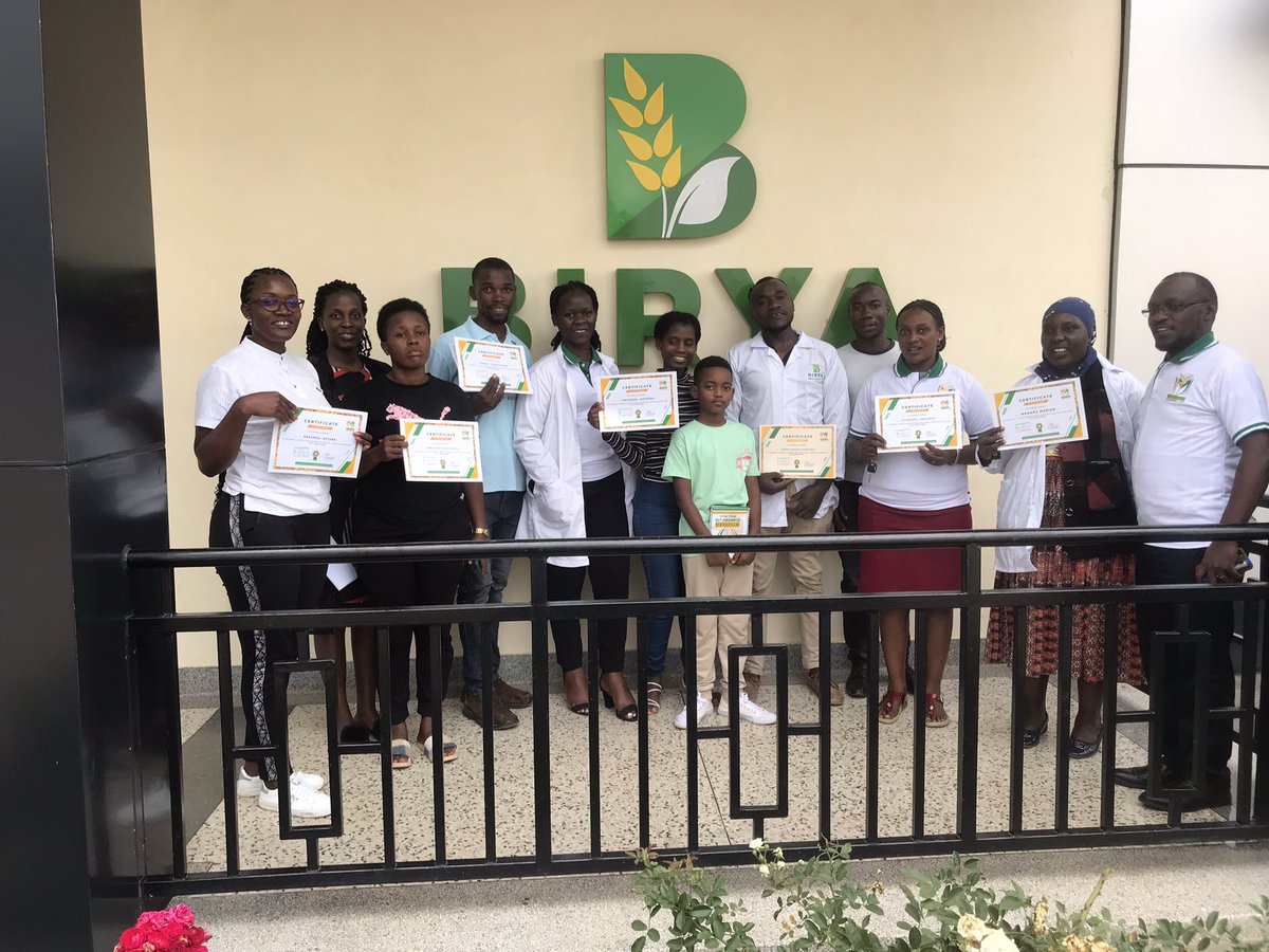 mycoveria's tweet photo. Our Academy of #Mycology continues to build a pool of experts in the fields of #FoodSafety, #MycotoxinsManagement etc. Thank you @BiryaUnited for believing in us to establish for you a #FoodSafety Plan

@MAAIF_Uganda 
@OWC_ug 
@mtic_uganda 

https://t.co/01Q2b3X5v2 https://t.co/op0iikw1kw