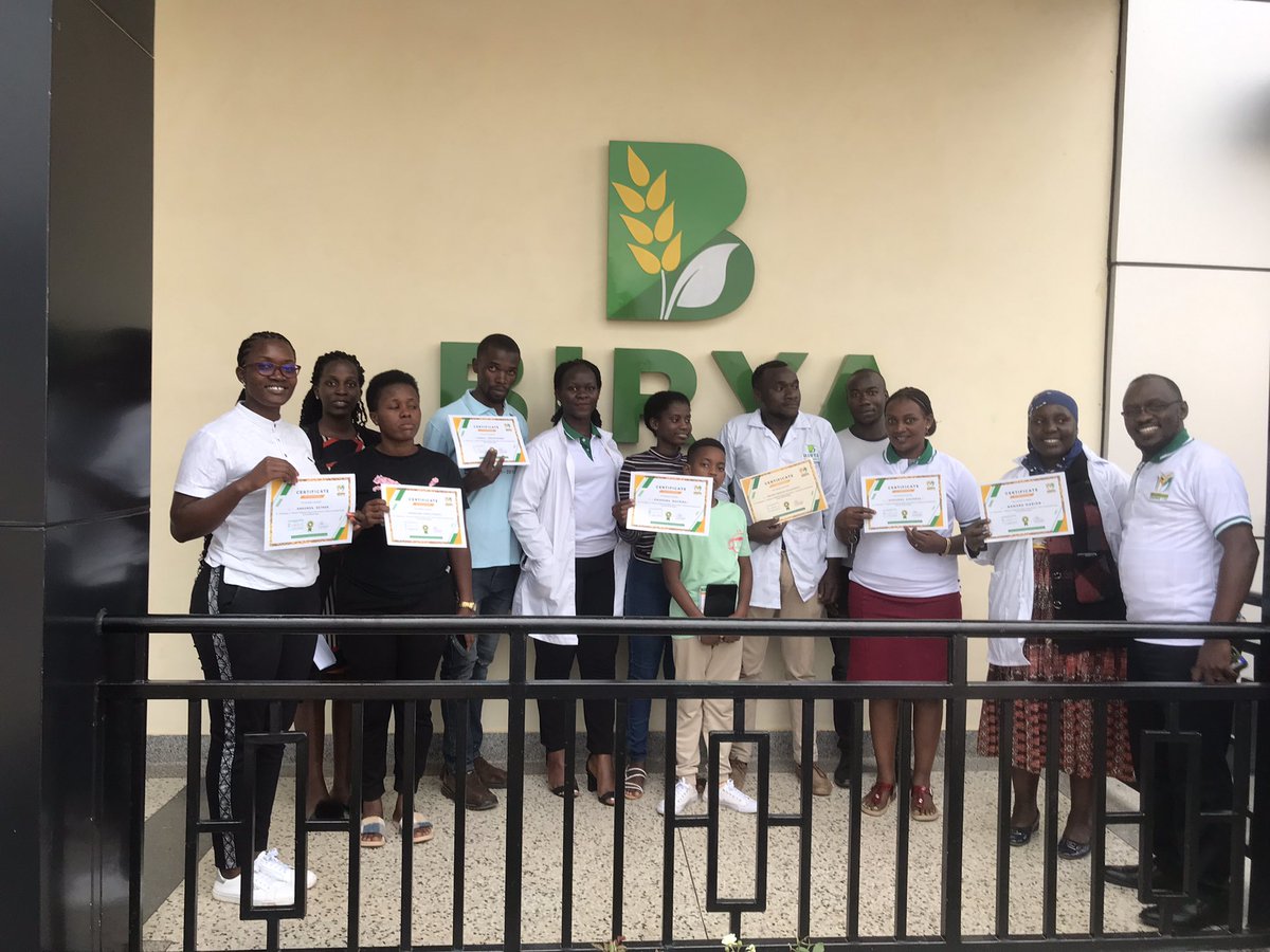 mycoveria's tweet photo. Our Academy of #Mycology continues to build a pool of experts in the fields of #FoodSafety, #MycotoxinsManagement etc. Thank you @BiryaUnited for believing in us to establish for you a #FoodSafety Plan

@MAAIF_Uganda 
@OWC_ug 
@mtic_uganda 

https://t.co/01Q2b3X5v2 https://t.co/op0iikw1kw