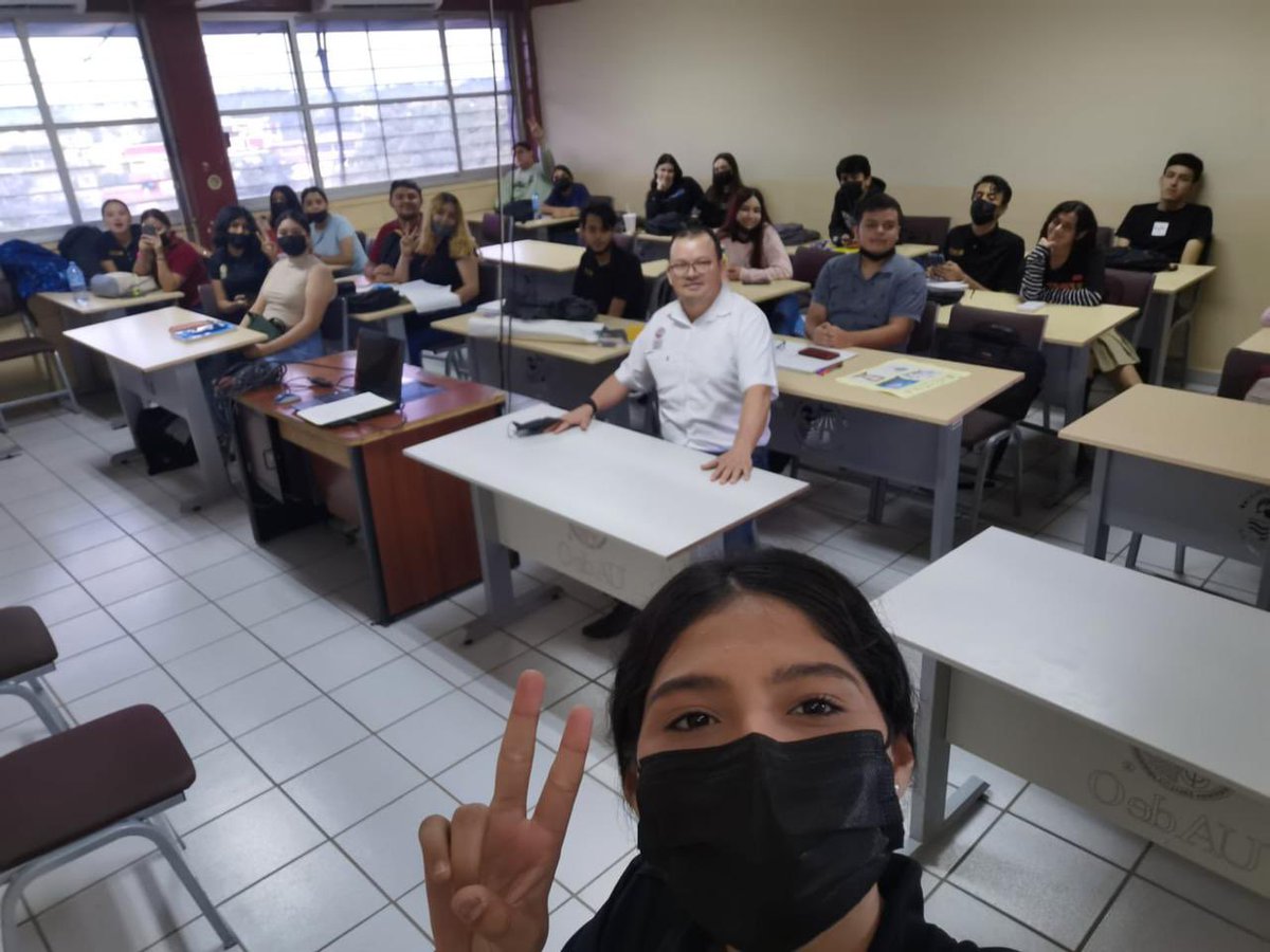 Desiree90520877's tweet photo. #FelizDomingoParaTodos #UAdeO #soylince @palafoxgml https://t.co/6AFJaEGyZZ