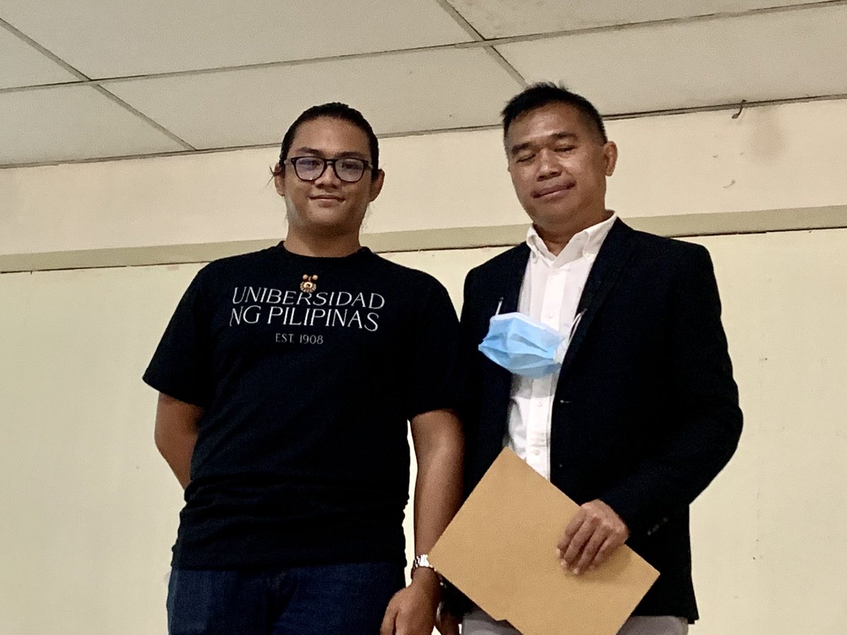 upcebutugani's tweet photo. Chancellor Leo Malagar inducts BA Psychology senior Clive Joshua Rabuya as the new Editor-in-Chief of Tug-ani.

#UPCNanditoNaAko
#OrgFair2022 https://t.co/7xfVTljrdq