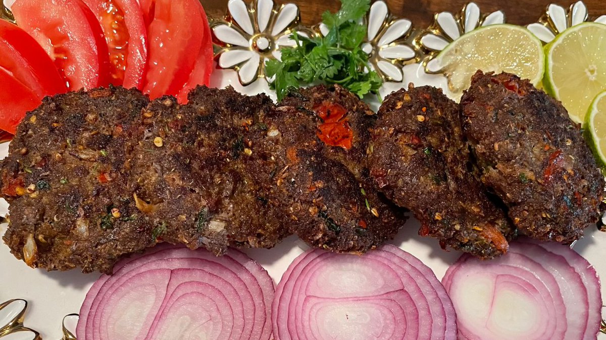 DFUSAtv's tweet photo. Pashtun Style Chapli Kebab Recipe by Desi Foods USA
Watch now: https://t.co/juL5m6cSCV

#desifoodsusa #dfusa #chapli #kabab #kebab #kebap #recipe https://t.co/Vrr5C4csnY