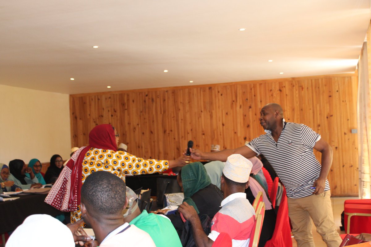 UnfpaComores's tweet photo. Keeping up with progress towards achieving #SDGs!
A workshop to reinforce the capacity of young interviewers in the ongoing 6th Multiple Indicator Cluster Survey #MICS6, took place, w/ our GBV Specialist giving orientation to participants on assessing #GenderBasedViolence https://t.co/kJXOKtXXki