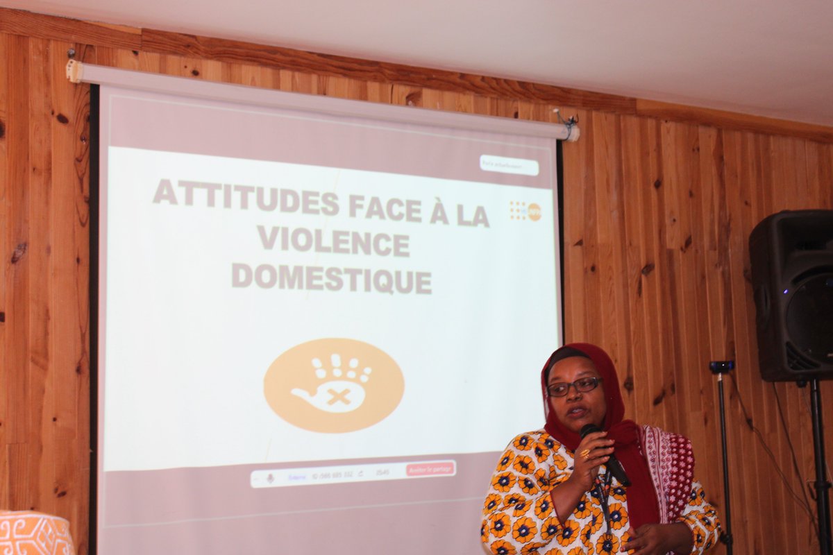 UnfpaComores's tweet photo. Keeping up with progress towards achieving #SDGs!
A workshop to reinforce the capacity of young interviewers in the ongoing 6th Multiple Indicator Cluster Survey #MICS6, took place, w/ our GBV Specialist giving orientation to participants on assessing #GenderBasedViolence https://t.co/kJXOKtXXki