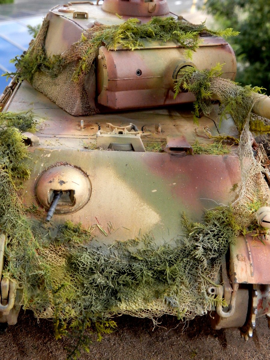 Yoshi84525254's tweet image. 【PantherG 進捗11】

今回は洗濯ネットと苔を使って偽装樹木を表現してみました。
色々やっては見るものの上手く行かないものです😂
#タミヤ　#パンター　#PantherG #戦車模型