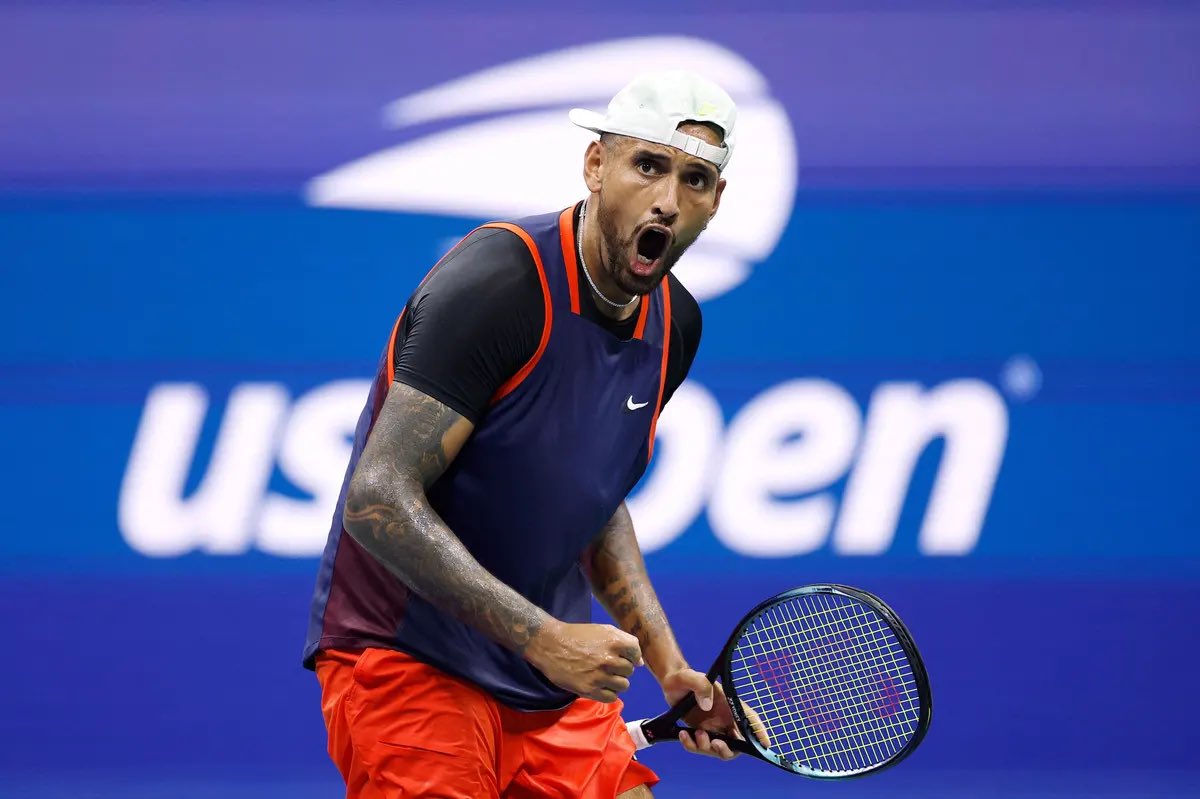 THugotom's tweet photo. C’est dire l’exploit de Nick Kyrgios qui veut de déloger Daniil Medvedev de sa place de numéro 1 en le battant au 3eme tour de #USOpen sur le score de  (7-6 [11], 3-6, 6-3, 6-2) ! 👊🏻🇦🇺🦘Direction les 1/4 de finale ! https://t.co/AdCrU8uMLh
