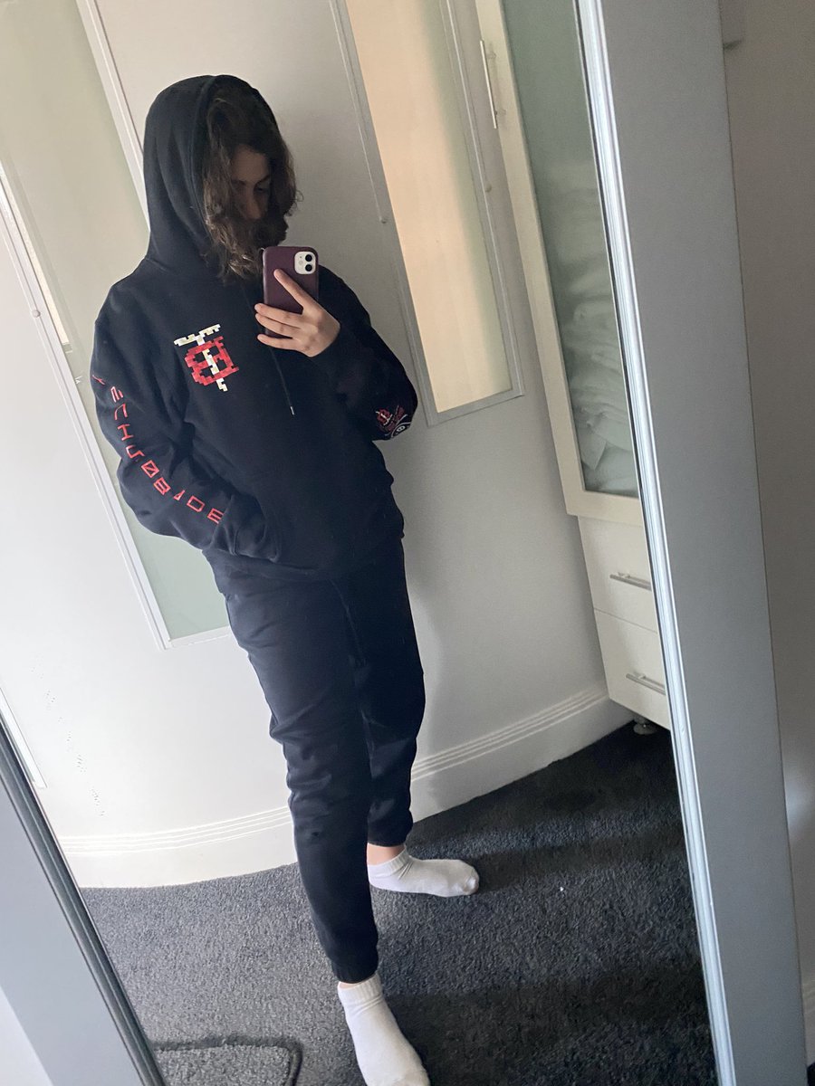 ori_the_oreo_'s tweet photo. TECHNO HOODIE CAME IN :D o7 techno missing you more everyday #technoblade #o7technoblade https://t.co/GD7LZBuSfm