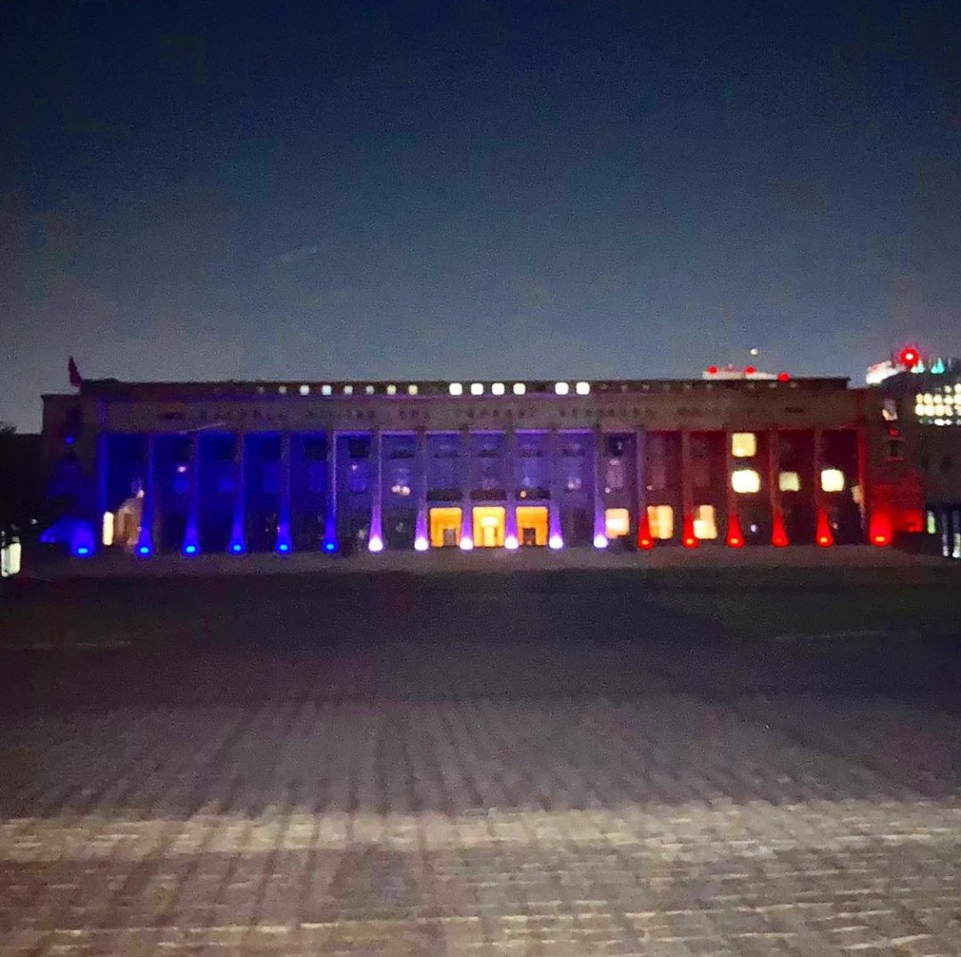 TERE_LAprofe73's tweet image. QUE GRAN MENSAJE !! ESCUELA MILITAR CON LOS COLORES DE NUESTRA BANDERA .
LA BURLA Y AGRAVIO DE VALPO , A NUESTRA BANDERA , LES COSTO LA ELECCION EN LA V REGION !
CON CHILE NO SE JUEGA !!
#alejandravalle 
#perdimos