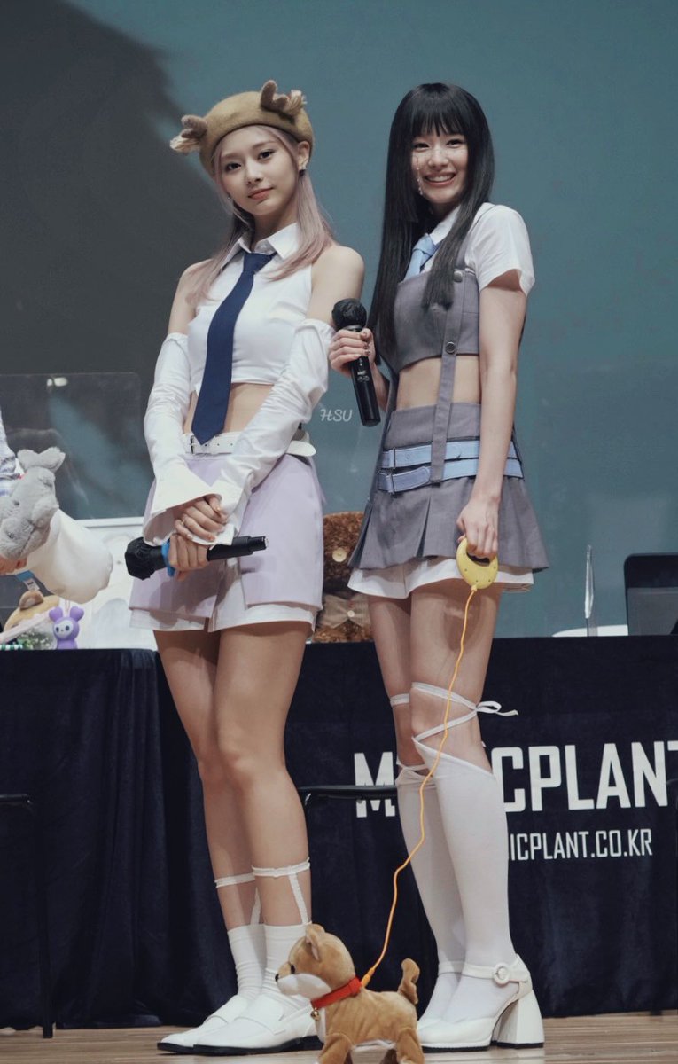 BearhasHsu's tweet photo. 20220904 fansigned

#TWICE  #트와이스  #SaTzu #SANA #사나 #サナ #湊崎紗夏 #TZUYU #쯔위 #ツウィ #子瑜 https://t.co/7BE0KesFB8