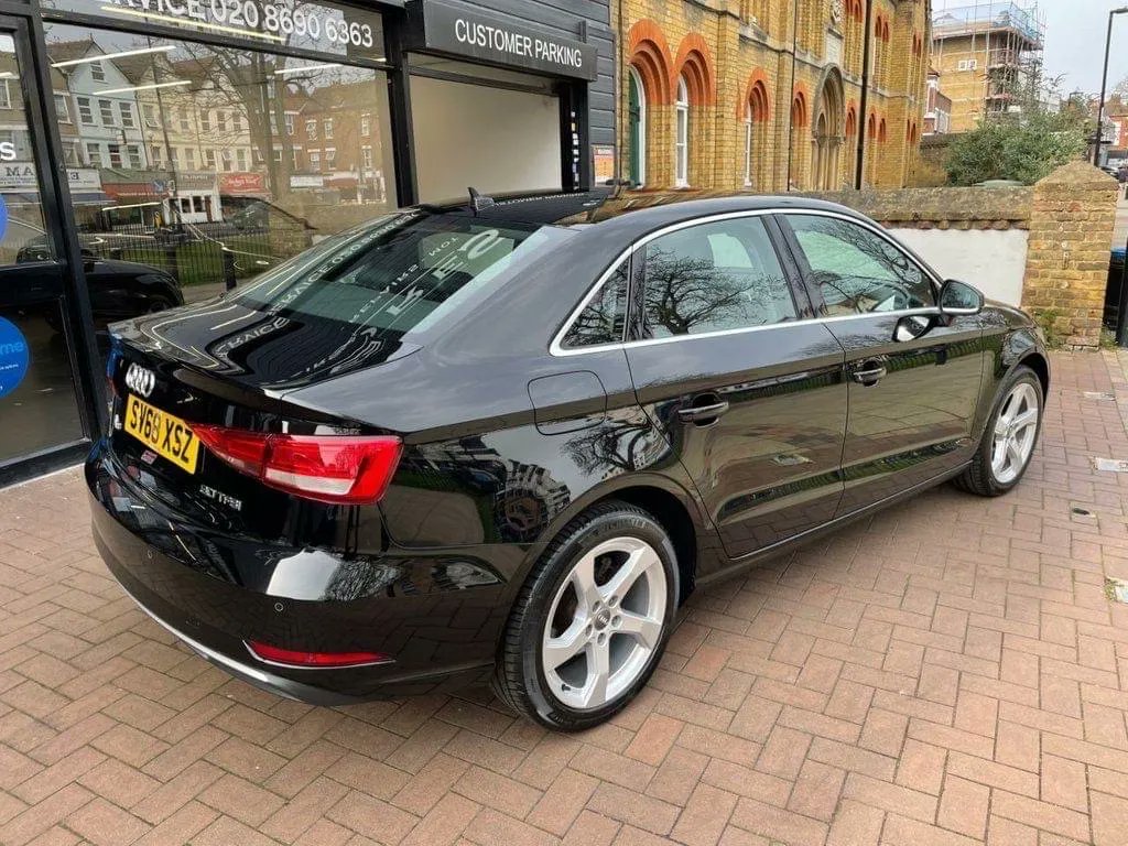 Rushmores_Cars's tweet photo. 💥2018 AUDI A3💥
Just in! This 2018 AUDI A3
1.0 TFSI SPORT 4d 114 BHP With 33459 Miles!

£16,800 or From £238 Per Month!

⬇️Apply Here⬇️
https://t.co/QucF7QBhCj  📊

#cars #catford #london #carsforsale #automobile #supercars #cargram #caroftheday #cardesign #carlovers https://t.co/vVNFH3KjW8