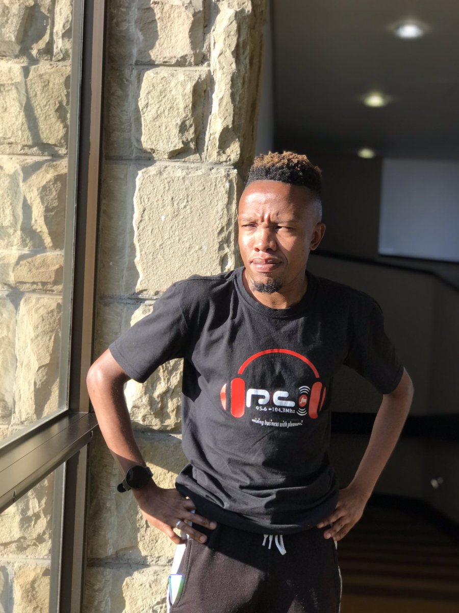 pcfmls's tweet photo. Ke enoa hee Our MCM Ntate Teboho Ratalane!!!
Live on PCFM 95.6

#goodmorning
#HaNtatae
#pcfm
#mixingbusinesswithpleasure 
#Lstwitter https://t.co/AZtM9LeUKe