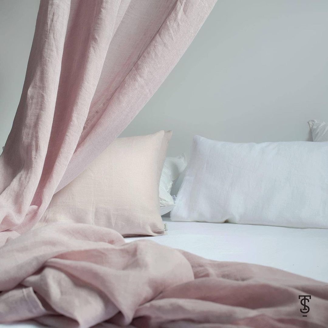 StudioTavana's tweet photo. Zamów u nas takie piękne #muślinowe #zasłony i nadaj swojej sypialni ciepłego i niepowtarzalnego uroku 🛏
#handmade #etsyshop #etsyseller #etsyshop #tyvekbag #linenlover #blacklinen #bigtotebag #dużatorba #shopperbag #amazonhandmadeseller #customlinen #etsysellerofinstgram https://t.co/ArCsQTFmwH