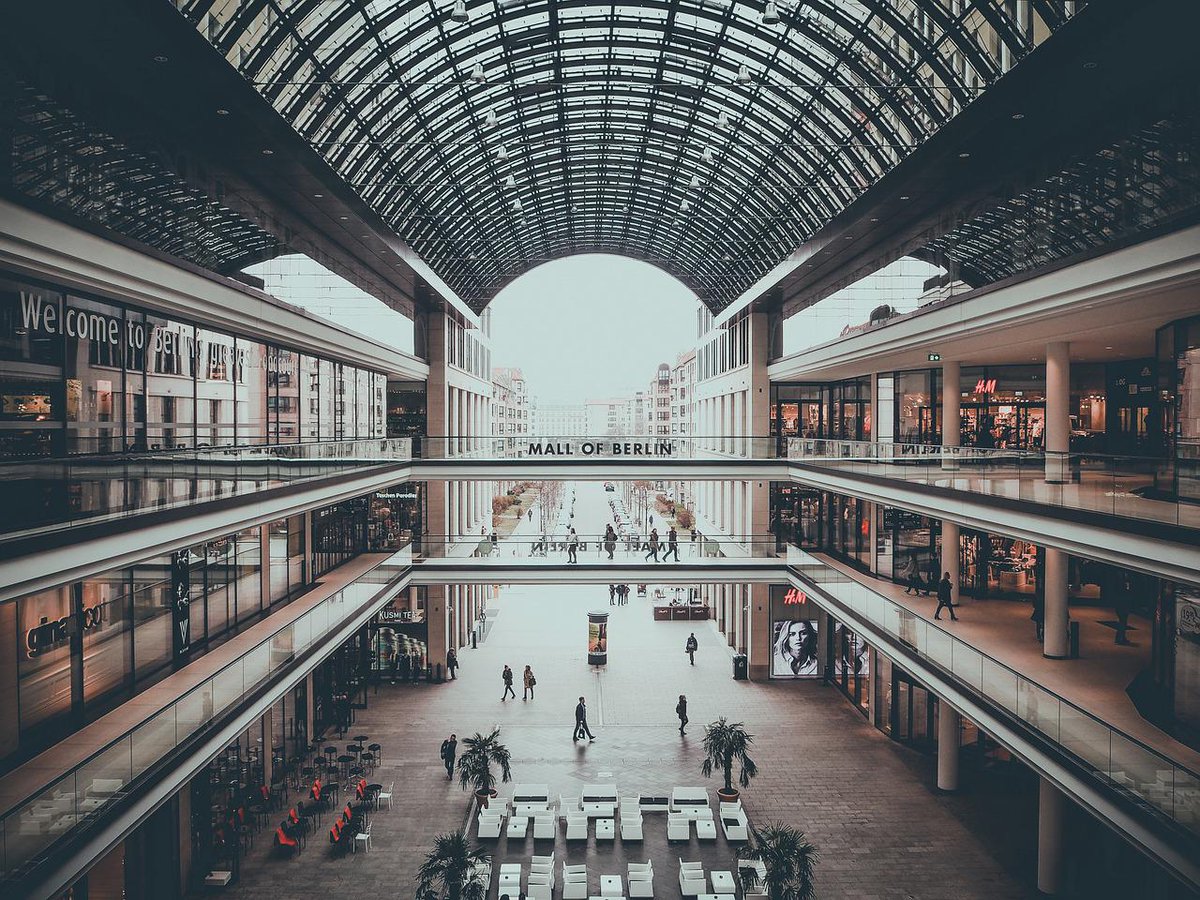 JunglaDNeuronas's tweet photo. Las promociones de vivienda modernas se dirigen hacia el modelo de centro comercial. #frases #frasedeldia #frasesmotivadoras #Lunes #FelizLunes #centrocomercial #casa #nueva #promocion https://t.co/Ea7A6IZthX