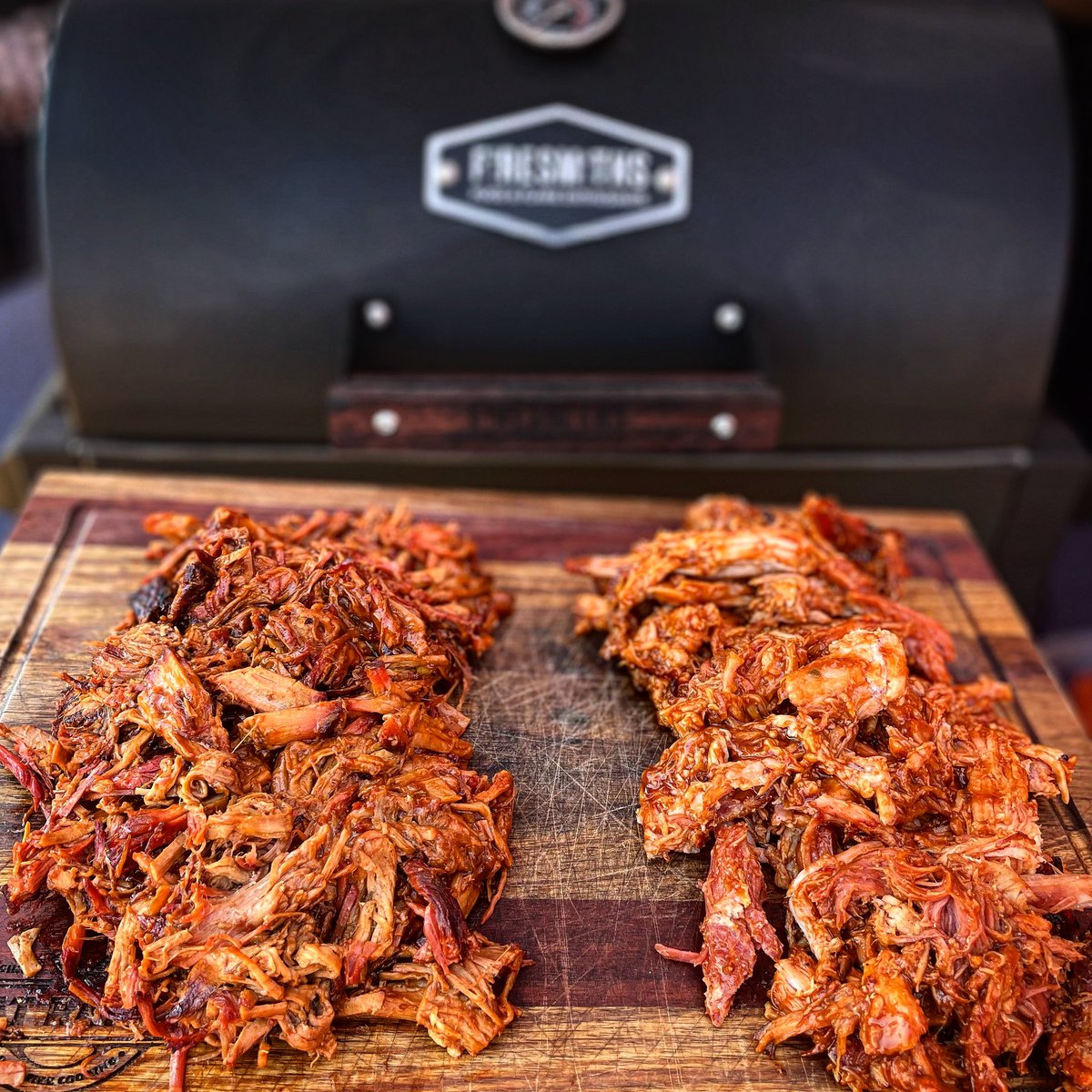 Meat_Ranger's tweet photo. #MeatRanger - When meat suppliers become part of your business they become family. Get to know your local butcher & support local farmers. @Saai_org Here we have pulled pork & pulled brisket tasters. #impalameats #theflyingpig #mockfordfarms #knowyourbutcher #supportlocalfarmers https://t.co/zP6U8ODiD7