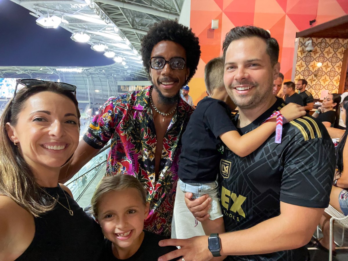 jantonakis's tweet image. Honestly so fun counting our blessings tonight with @DBrittGibson at the @LAFC game. #keepcrushing #familypic