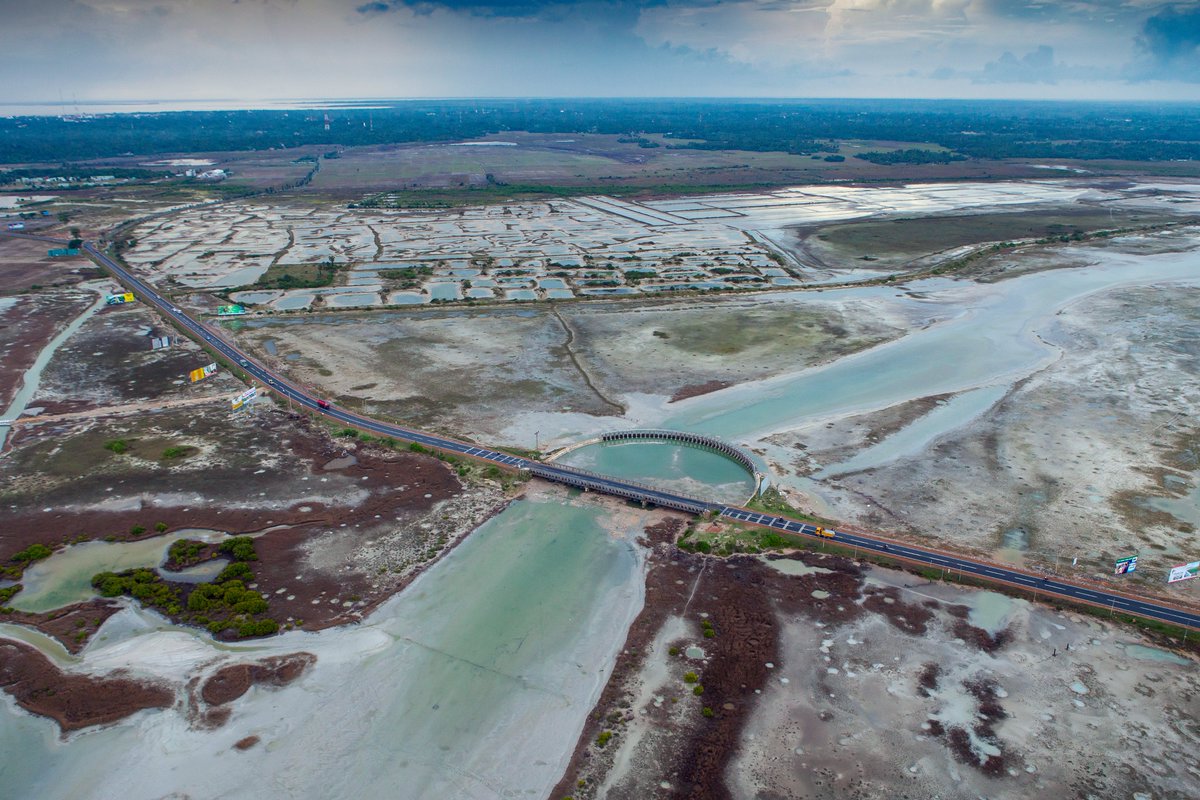 EngineeringMaga's tweet photo. #SriLanka's A-9 road is iconic. After decades of civil war ended, MAGA rehabilitated and improved a vital segment from Paranthan to Jaffna. The project was completed 4.5 months ahead of schedule, exemplifying the ability of local construction teams to deliver large scale projects https://t.co/g6kcAJqdfy
