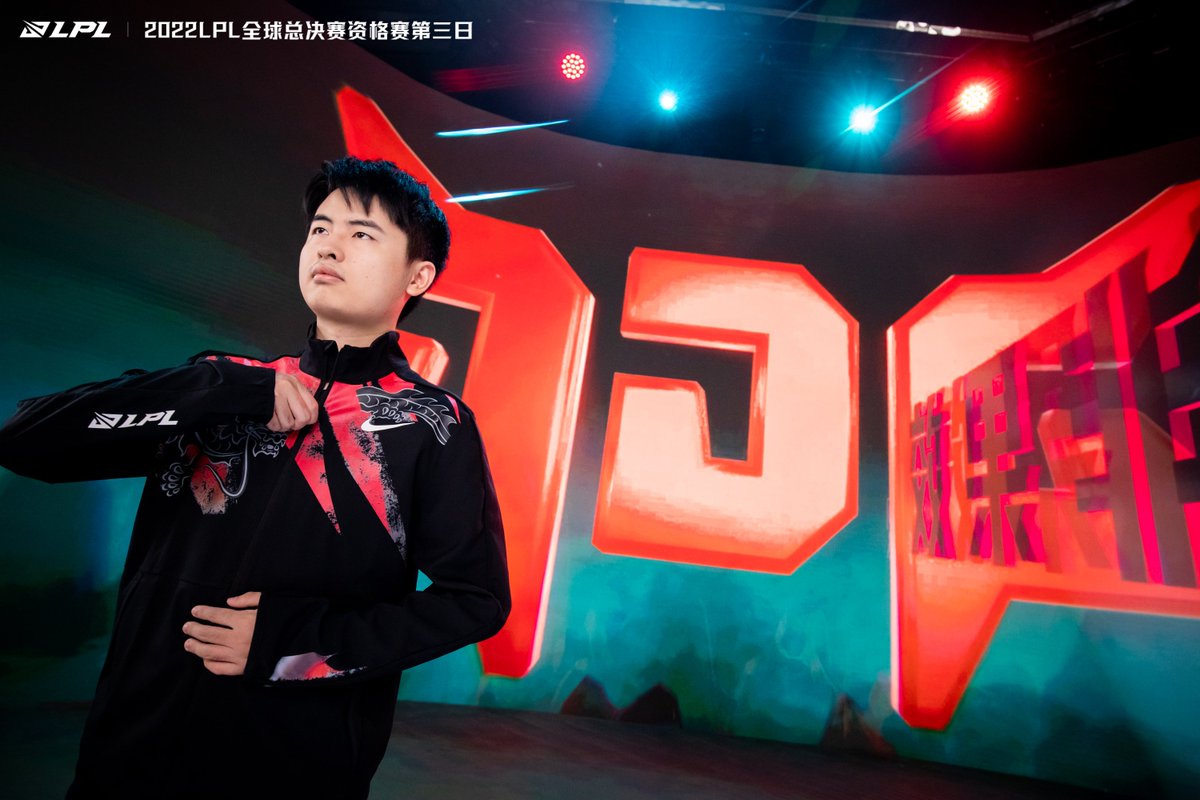 lplenglish's tweet photo. @JDGaming https://t.co/09zwN2MDJo