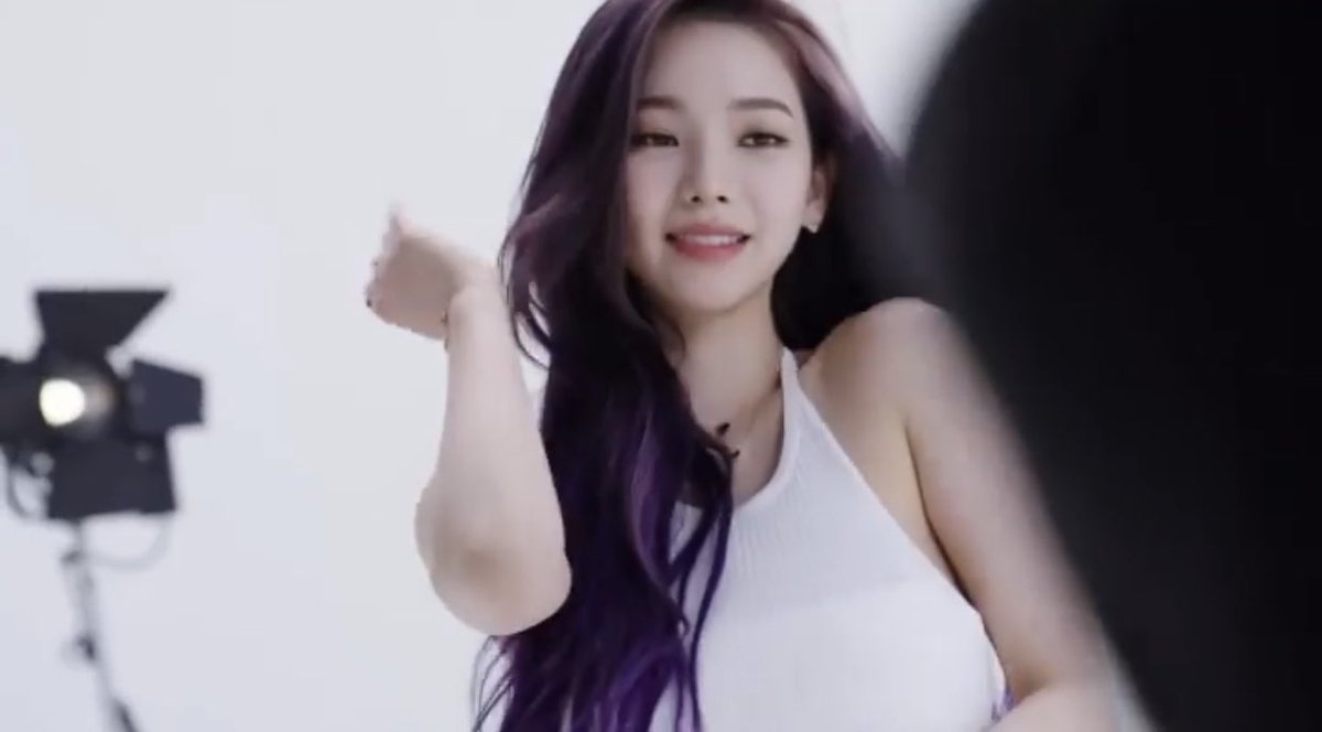krnnzip's tweet photo. she's https://t.co/7KmDA0Avf4