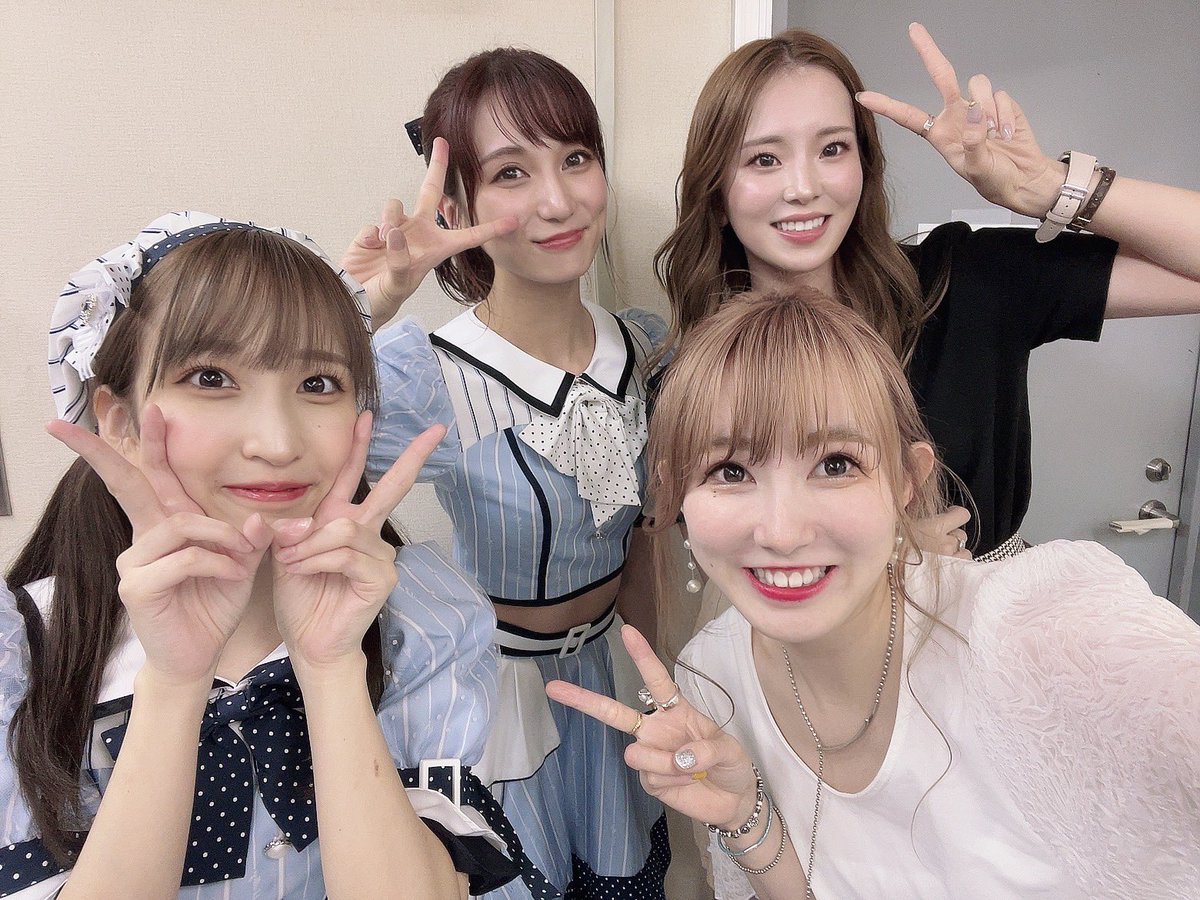 n_a0922's tweet photo. のんのんアイカレ卒業おめでとう！お疲れ様💐

えびじゅりも11周年おめでとう㊗️！！！
えびじゅりと一緒に写真撮るの忘れちゃったけど🥹みんなでの集合写真は撮れた♡

みんなの頑張ってる姿見ると心動かされるなあ🥺🤍 https://t.co/GWtdXPbIGW