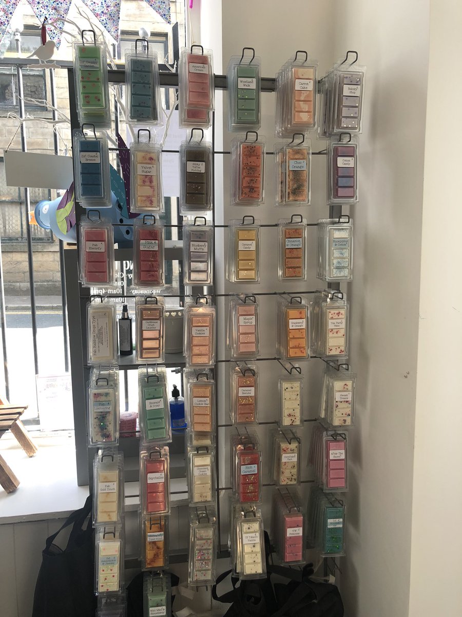 Morning #EarlyBiz its #monday I currently have a sale on a selection of my #waxmelts online thedollybird.co.uk/collections/sa… and in store 18 Yorkshire Street #bacup   Open again tomorrow from 10am