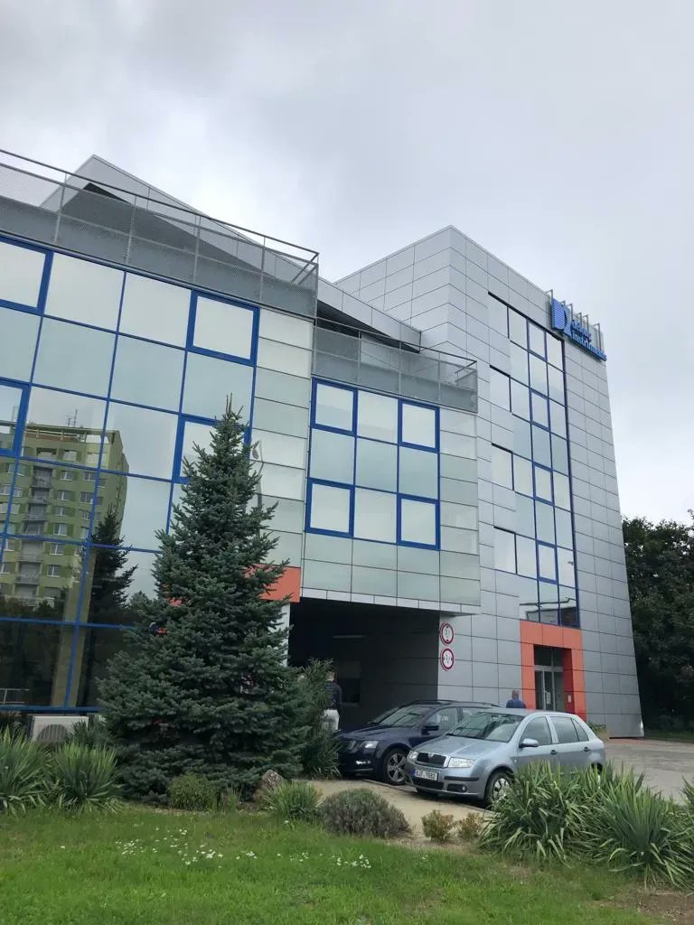 MEDIASystemLab's tweet photo. Ieri è iniziato il Multinational Congress di Microscopia a Brno, la Electron microscopy Valley! Noi abbiamo iniziato alla grande con uno stimolante meeting dai nostri partner #DelongInstruments
#tem #stem #eds #microscopiaelettronica #microscopia #microscopioelettronico https://t.co/LaYIKWuZbN