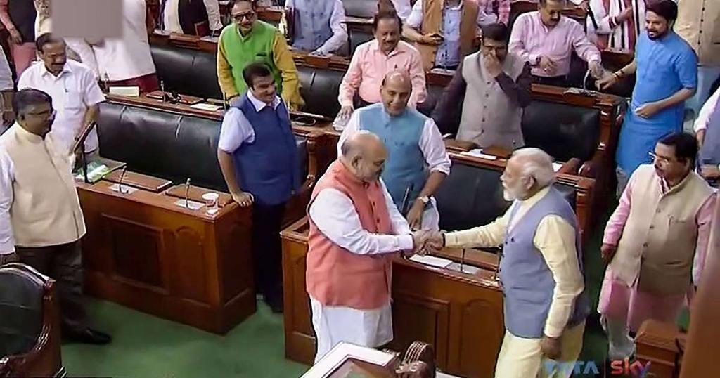 pradipsinhbjp's tweet photo. ◾मेधा पाटकर;
सौराष्ट्र और कच्छ में नर्मदा का पानी कभी नहीं पहुंचेगा!

◾ ओवैसी;
प्रभु श्रीराम का मंदिर नहीं बनेगा!

◾ फारुख अब्दुल्ला;
धारा 370, 35A कभी नहीं हटेगी!

◾पी. चिदंबरम;
डिजिटल ट्रांजेक्शन भारत में नहीं हो सकता!

Meanwhile @NarendraModi Ji

#ModiHaiToMumkinHai https://t.co/U7zF1aZrXV