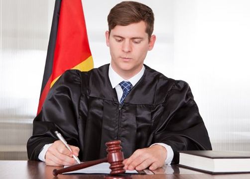 CRM1ST's tweet image. Anfang April hat das LAG Sachsen (9 Sa 250/21) zur Frage entschieden, inwiefern Verstöße gegen organisatorische Maßnahmen eine Kündigung rechtfertigen (dr-datenschutz.de/kuendigung-fue…). proGDPR hilft beim Datenschutz: crmfirst.de/progdpr

#DSGVO #Arbeitsplatz #proGDPR #CRMFIRST