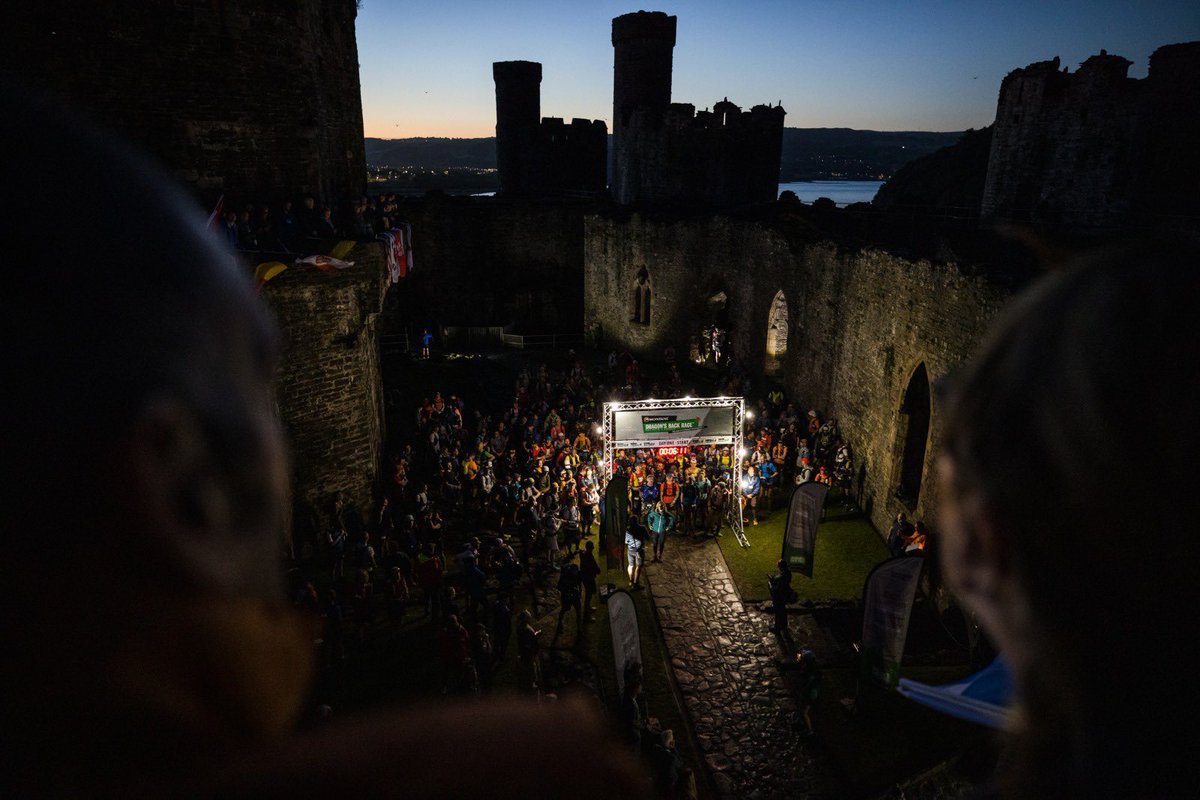 DragonsBackRace's tweet photo. Day 1 of the @MontaneOfficial Dragon’s Back Race 2022 has officially begun!! 🐉🏴󠁧󠁢󠁷󠁬󠁳󠁿

Today the participants face a 49km 3800m elevation route across the Carneddau, the Glyderau and the Snowdon Massif before they can get to camp! #amdani - go for it!! 🙌

📷: @NoLimitsPhotog1 https://t.co/fPVHAjQvGD
