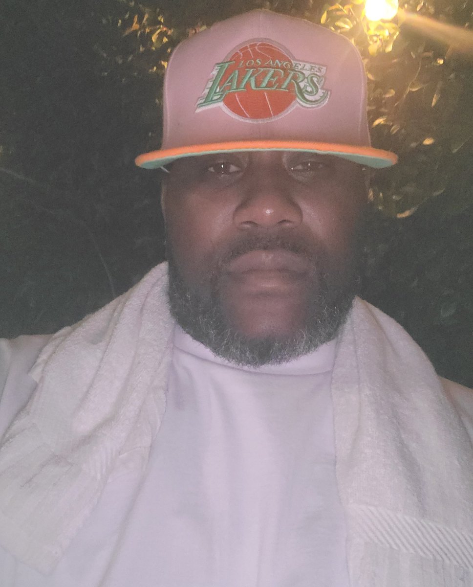 ManLook75's tweet photo. It still hot as hell... sheeeshh.. #LANites https://t.co/NPM5dNDgUc