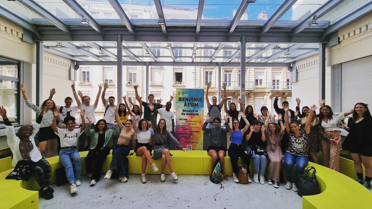 #BienvenueàlUJM 

Retrouvez dès aujourd’hui les étudiants-relais sur tous les campus du temps de midi !

🎉 Vie étudiante, 🗺 Plan du campus, 🤝 Dispositifs d’aide et de soutien, 🚧
Travaux sur les campus,… ils sont là pour répondre à toutes vos questions.

📚 Bonne rentrée !