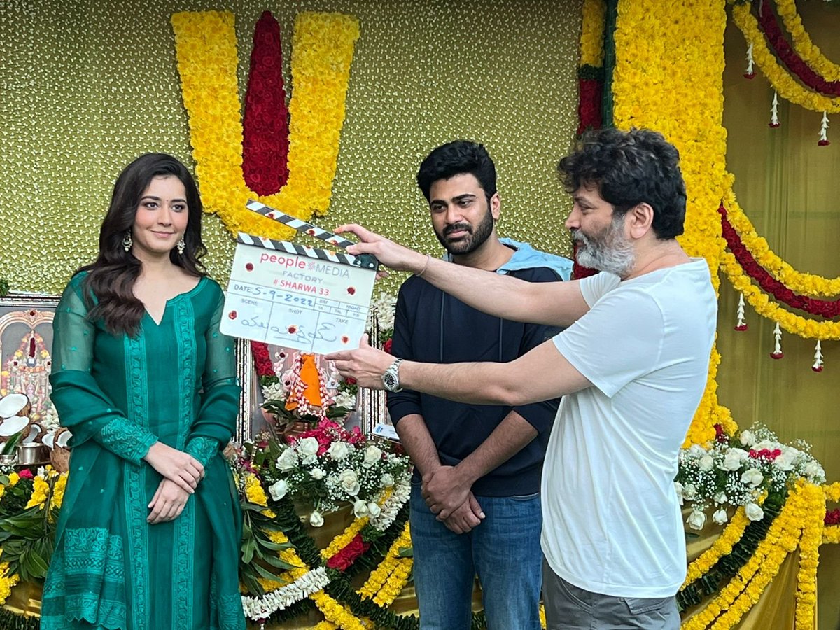 #Sharwanand33 launched officially today with a formal Pooja Ceremony 🎑

Co-starring #RaashiiKhanna
Bankrolled by People Media Factory

The untitled film will start rolling next week.