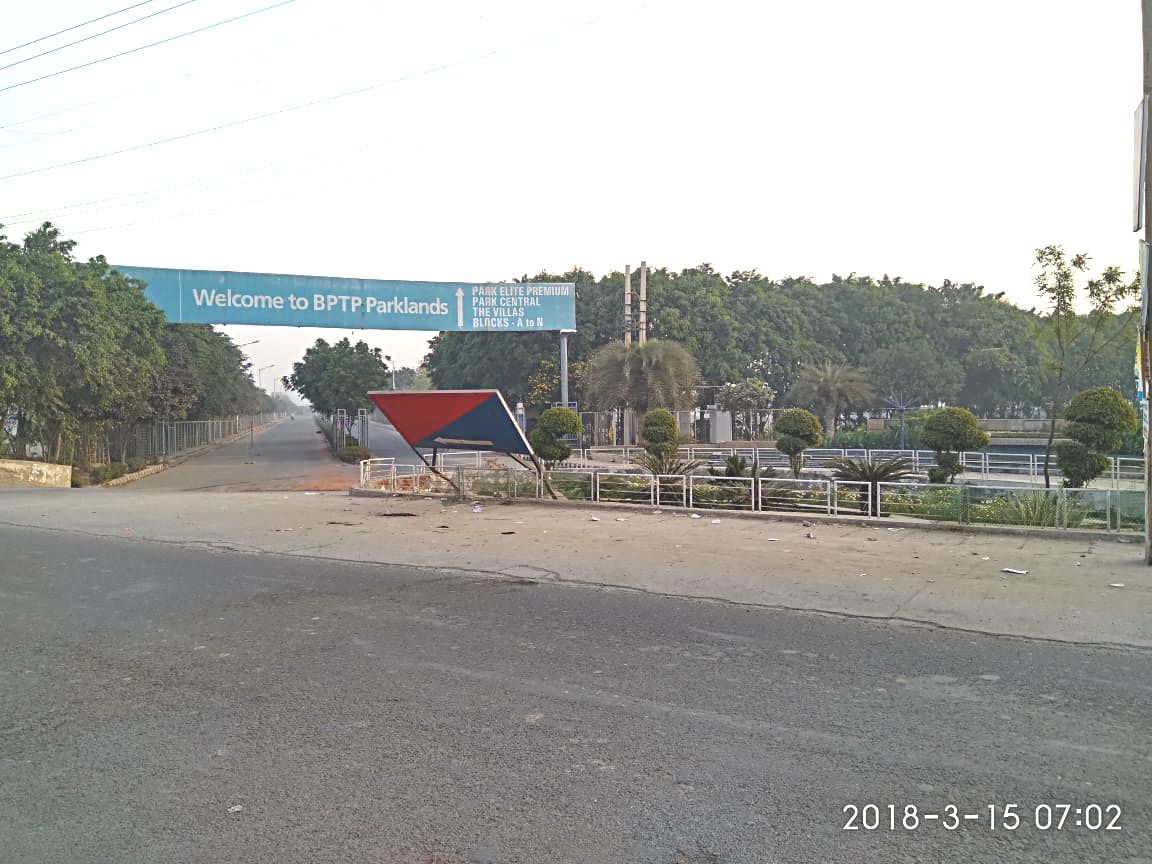 ashokkr76's tweet photo. @PMOIndia @narendramodi @DC_Faridabad @DistrictAdm_FBD @cmohry @mlkhattar @ndtv @NavbharatTimes
स्मरण पत्र 37वां
घोर भ्रष्टाचार के बावजूद किसी के कान में जूं तक न��ीं रेंग रहा, सब खामोश हैं और अब तो भ्रष्ट बिल्डर #BPTP हमें जान से मरने की धमकी भी दे रहा है। https://t.co/n8Pgjh6cff