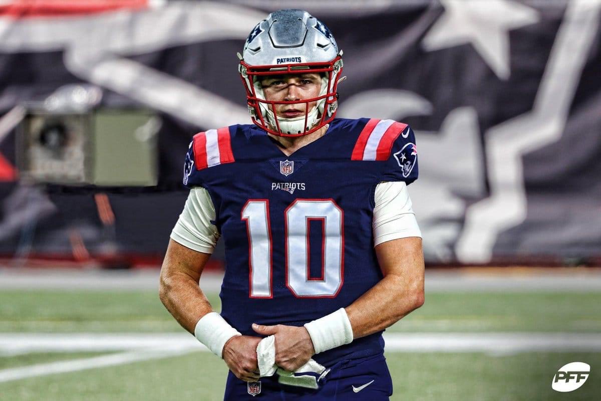 stenson_zach's tweet photo. Happy 24th birthday patriots quarterback Mac jones!! @MacJones_10 https://t.co/07qIceTKUA