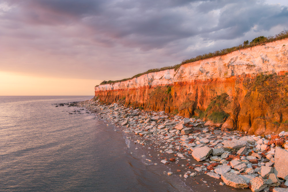 Hunstanton Cliffs shot on the <a href="/AutelRobotics/">Autel Robotics</a> EVO Lite+. #drone #landscape #earthcapture #StormHour #ThePhotoHour #autel #aerialphotography